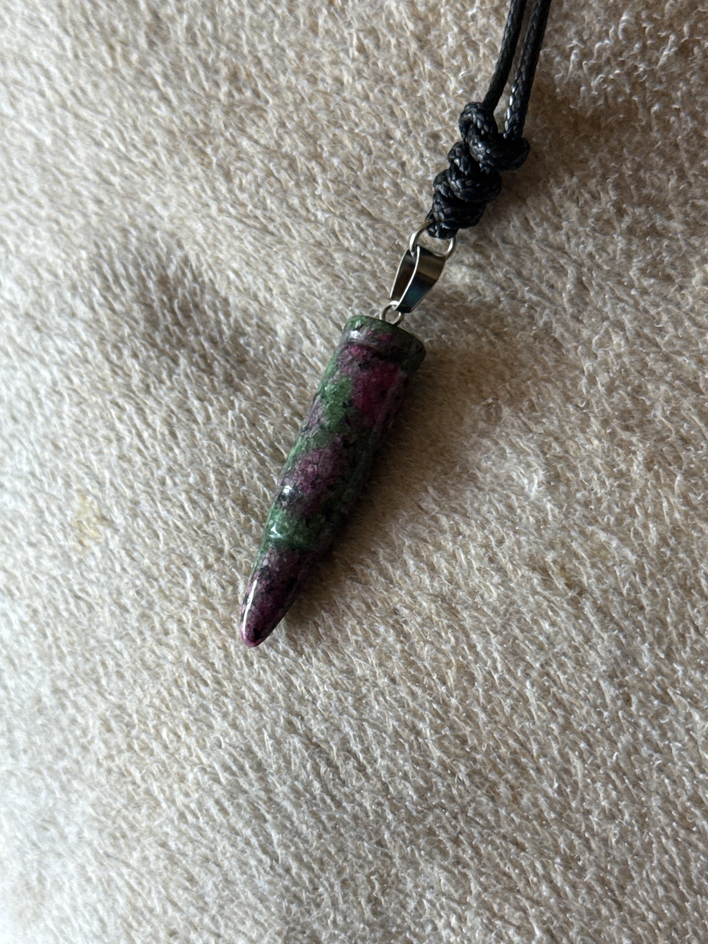 Ridged Gem Point Necklace
