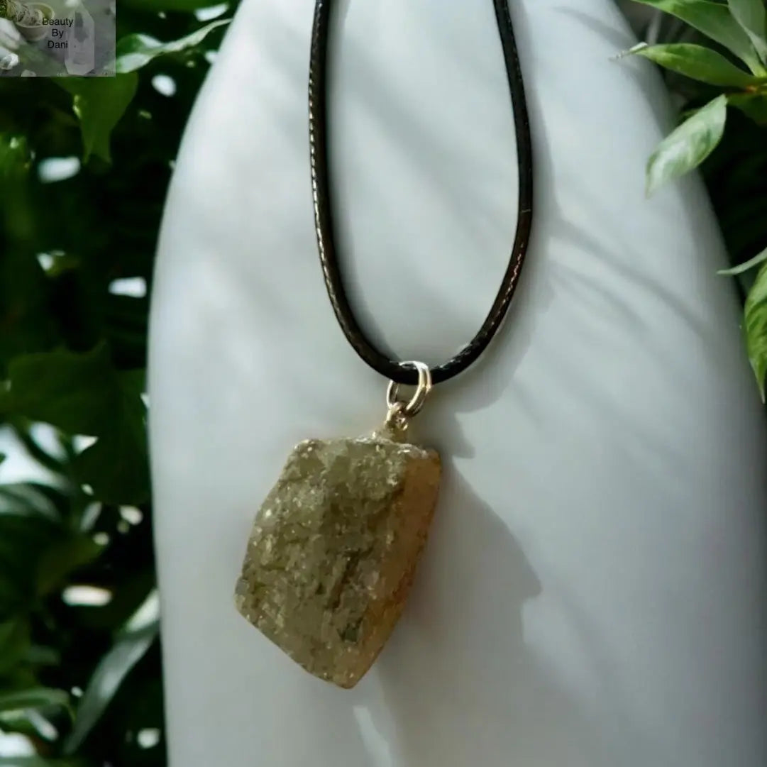 Labradorite Pendant Necklace - Unique Gemstone Jewelry