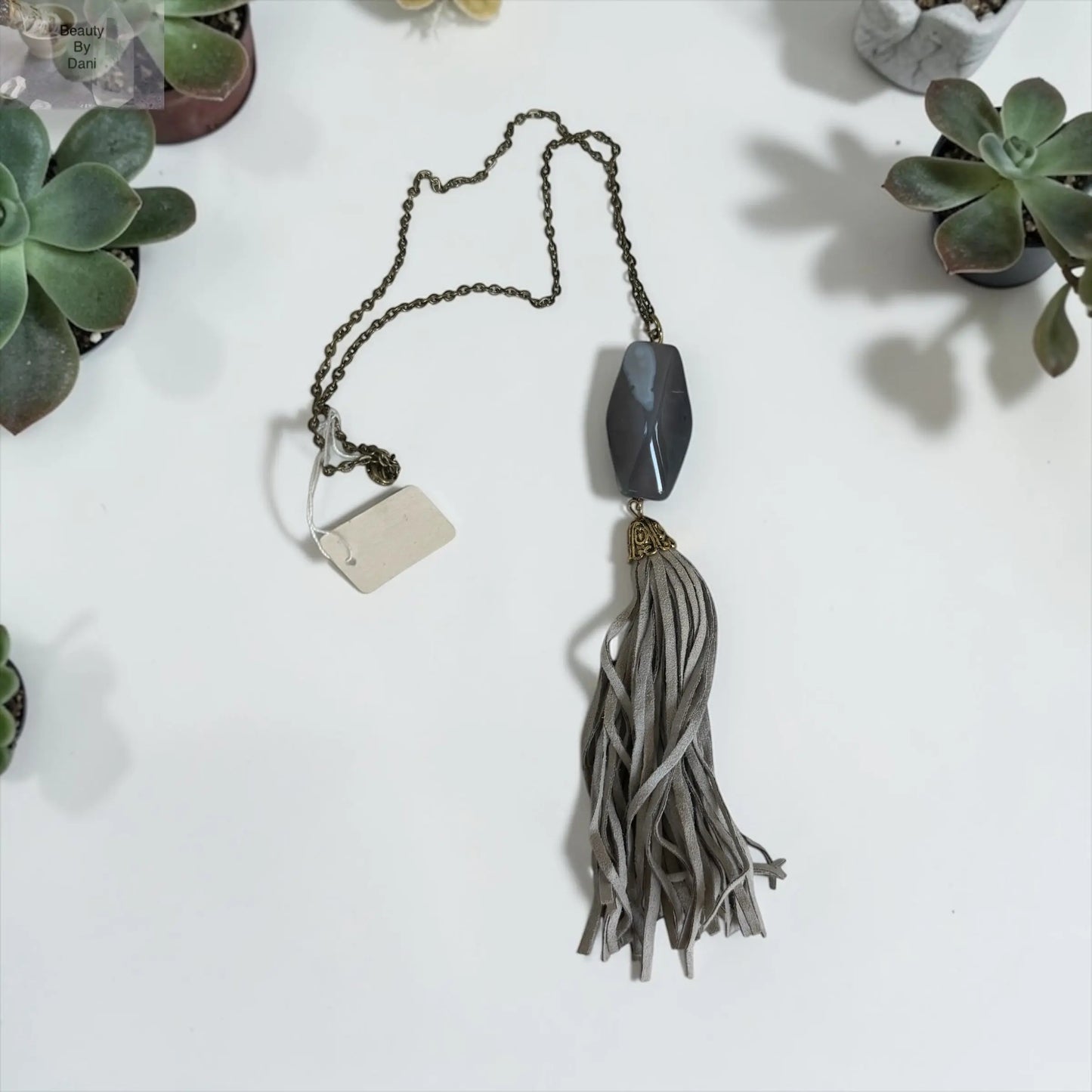Natural Agate Pendant Necklace with Leather Tassel Cord
