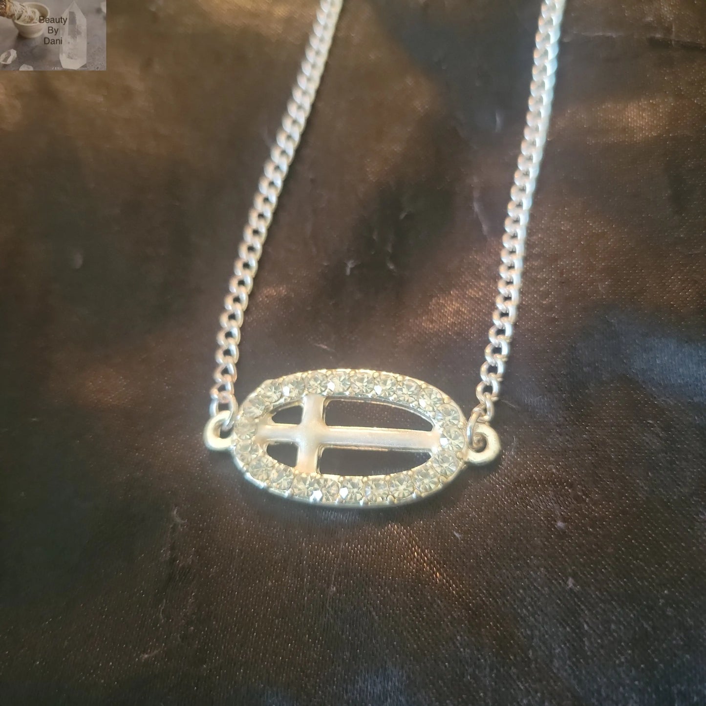 Cross rhinestone necklace - Beauty by Dani