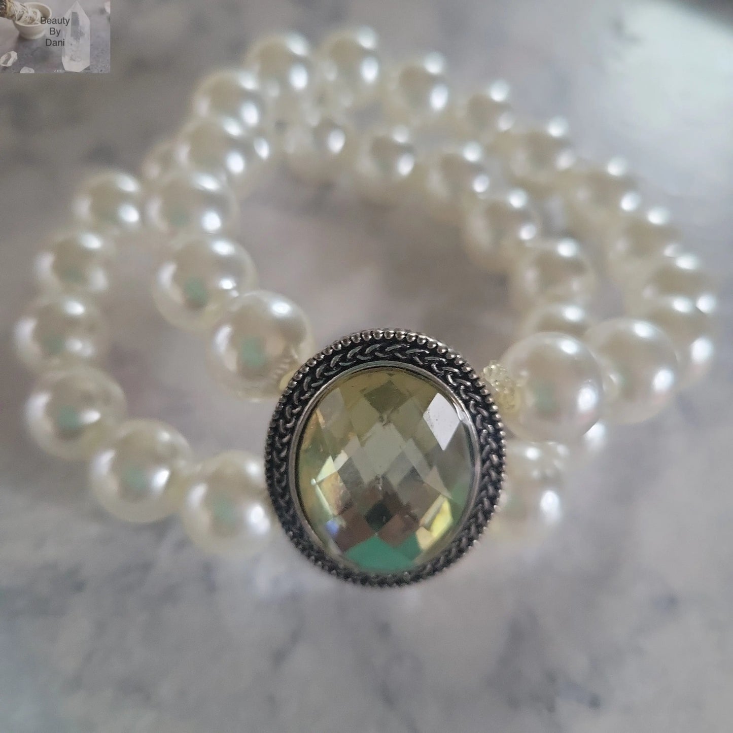 Pearl Bracelet - Beauty by Dani