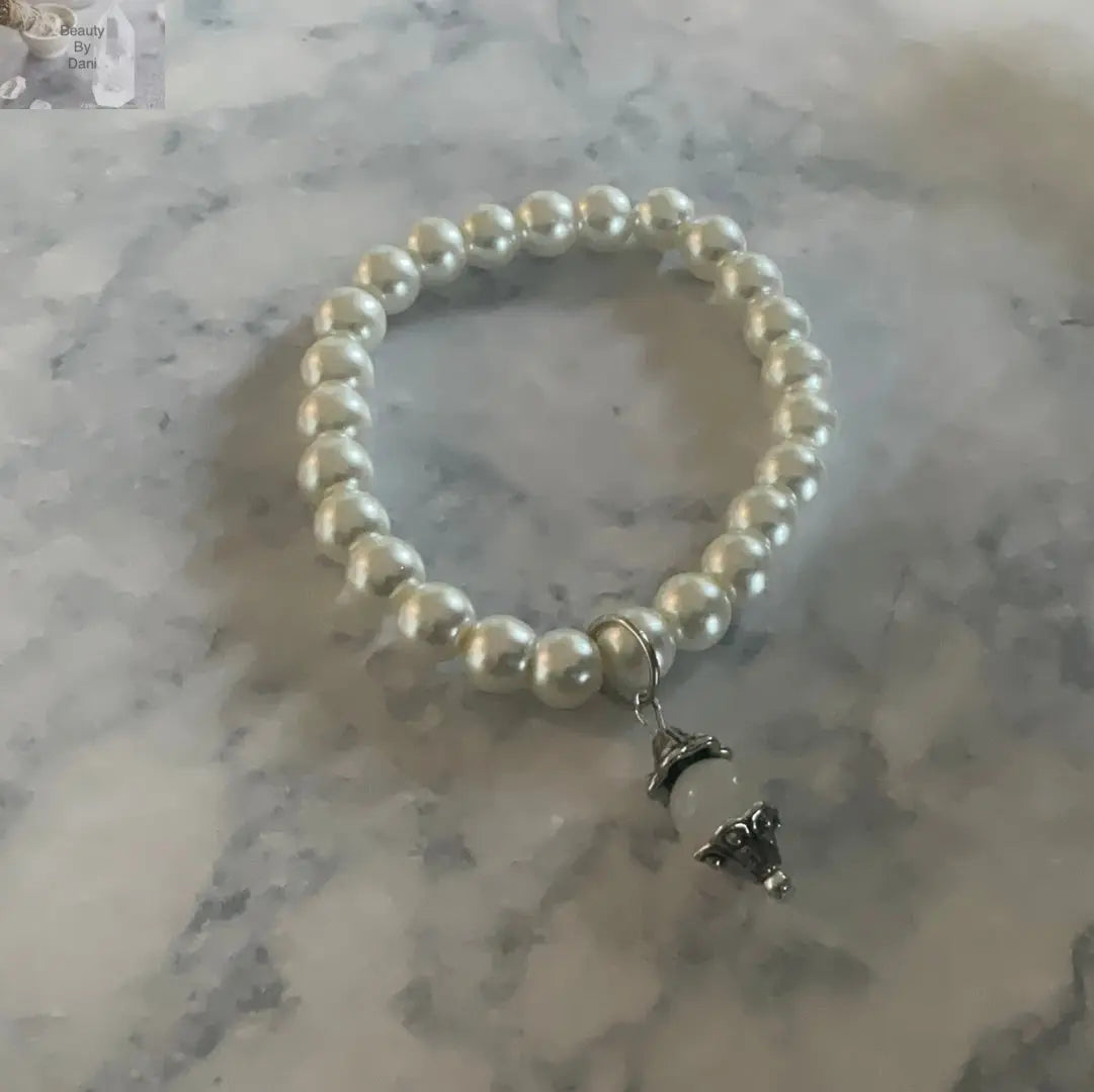 Pearl Bracelet w/moonstone charm - Beauty by Dani