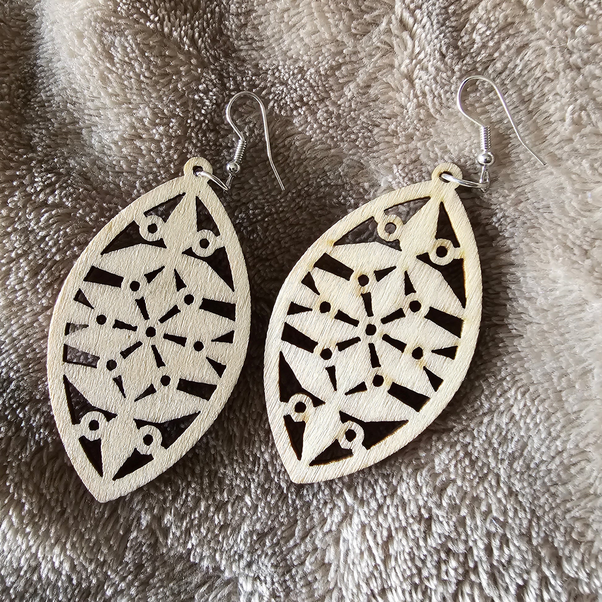 Light wood earrings - Beauty by Dani