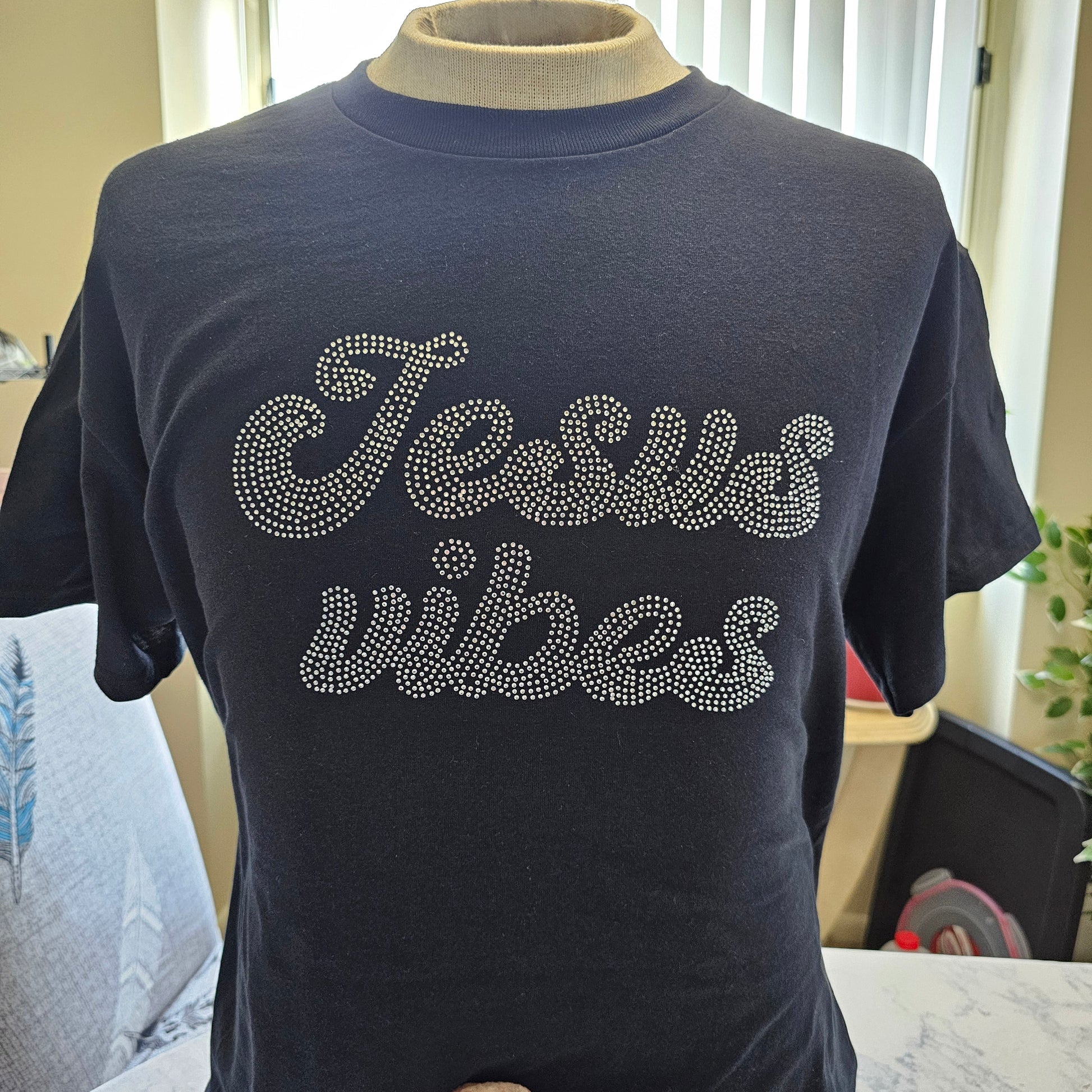 Jesus Vibes T-shirt - Beauty by Dani