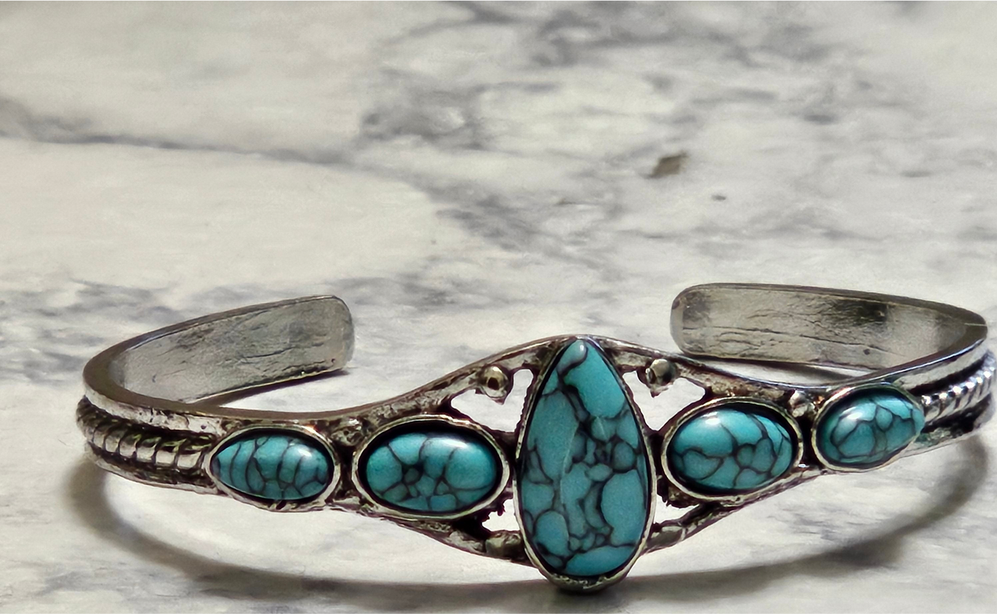 Turquoise Bracelet * - Beauty by Dani