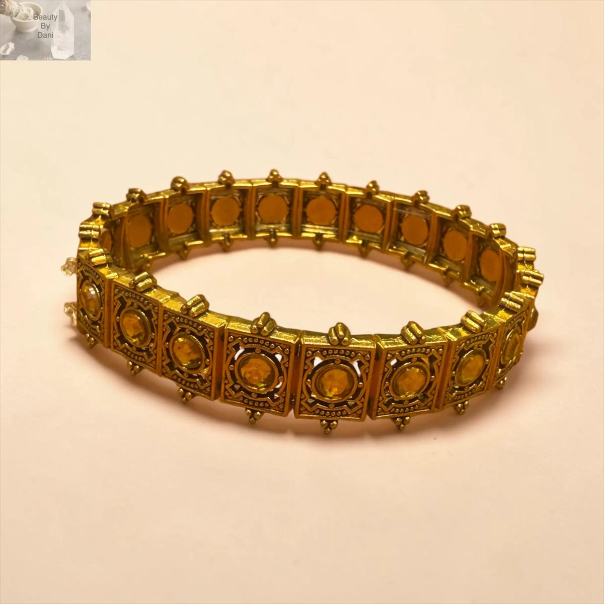 Elegant Victorian Bracelet - Timeless Charm and Sophistication